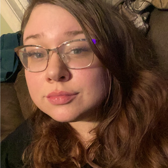 Meet your Posher, Allie - Picture 1 of 1